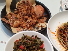-阿瓦山寨·湘菜现炒·剁椒鱼头王(咸阳总店)