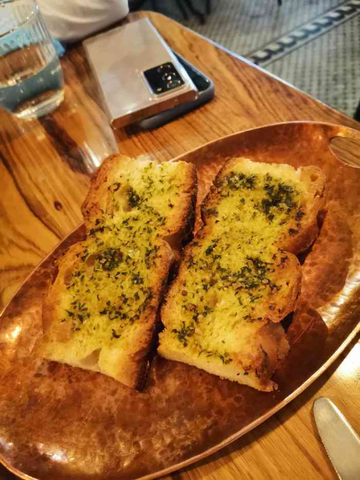 pizza bianca(和平大悦城店)-"朋友推荐的一家店,说披萨特别好吃,慕名