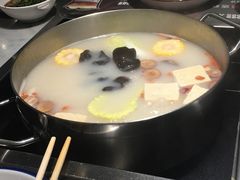 -尚尚仙·酸汤猪手·猪肚鸡火锅(华联万柳购物中心店)