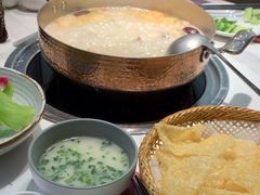 -洪氏嗨捞·广东猪肚鸡·椰子鸡火锅(西咸万象城店)
