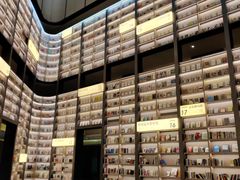 -上海虹桥中心爱琴海亚朵S酒店