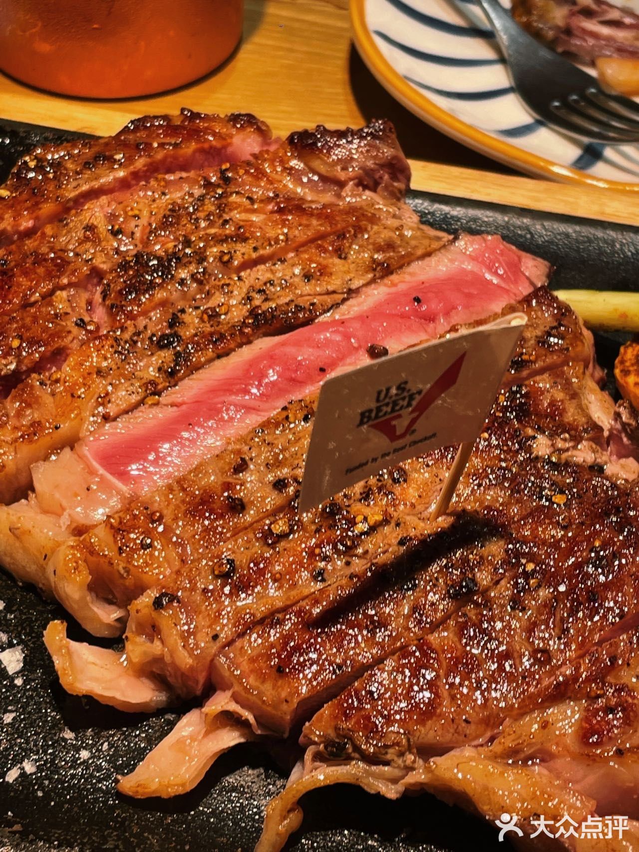 魔都探店🥩美式复古牛排馆也太有氛围感了