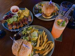 -鲨鱼美式餐厅酒吧Sharky