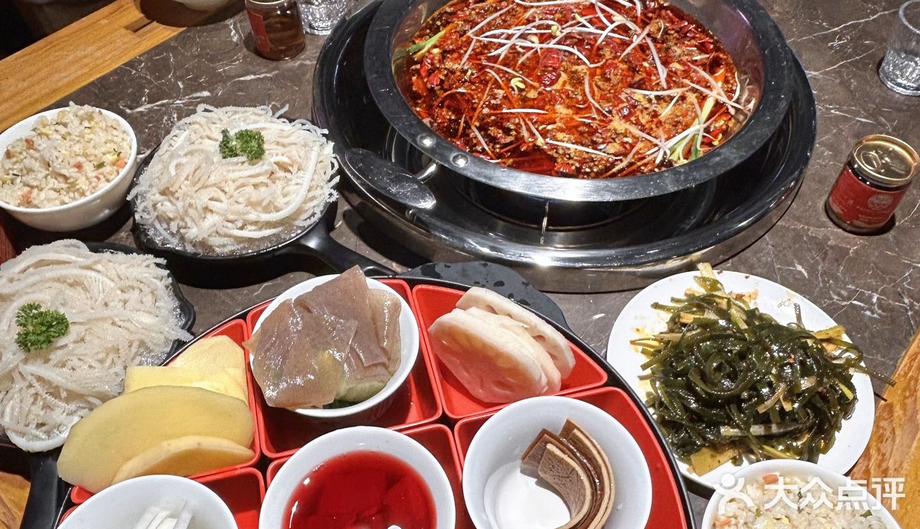 吃在成都|这样吃火锅，人均60扶墙出❗️