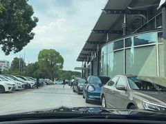 -上海星瀚奔驰4S店(红柳路店)