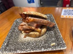 -老天桥酱肉烧饼夹肘子(天桥店)