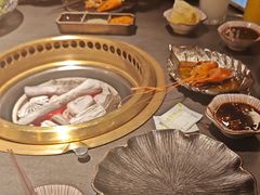 -铭牛烧肉·和牛海鲜自助(高新月牙湖店)