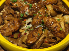 -多嘴肉蟹煲(华联店)