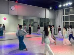 -星秀丽模特T台·舞蹈师资培训中心