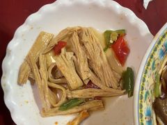 -金杨拉面王小吃面馆·牛三宝面·红烧牛肉粉