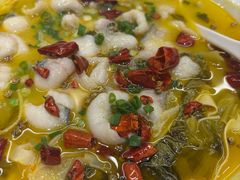 -渝是乎酸菜鱼(龙旗购物中心店)