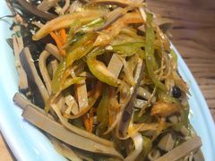 -山河屯铁锅炖(哈西站店)