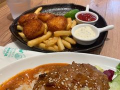-玛格萝妮比萨屋(四平店)