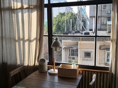 靠窗位-仙峰天然面包(迎宾路店)