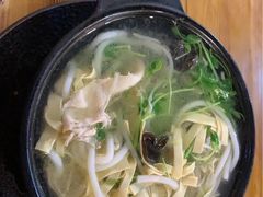 小咸菜-丽虹云南过桥米线(兴工街店)