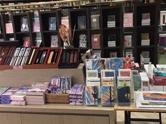 -钟书阁(群光广场店)