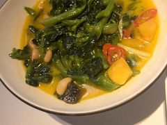 -八府香鸭·啫啫煲(华山路店)