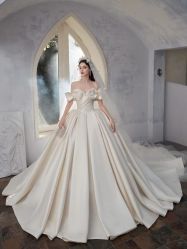 -予白婚纱礼服馆