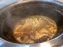 -哈尔滨烧烤·山河村铁锅炖(交大店)