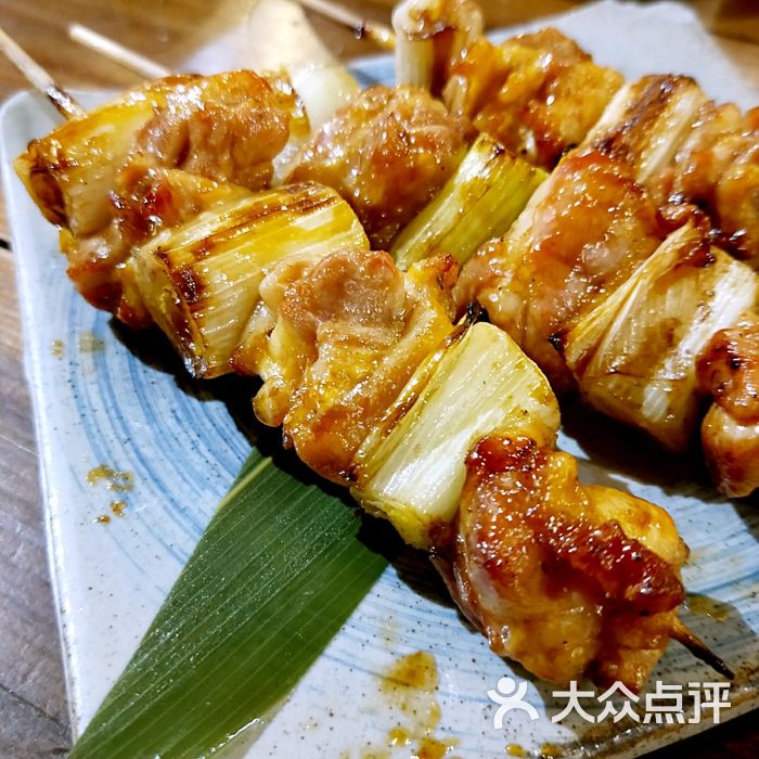 鸟鸣门屋台料理酱烤京葱鸡肉图片-北京日本料理-大众点评网