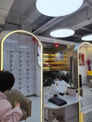 -虫二·专注健康烫染沙龙