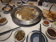 -左庭右院鲜牛肉火锅(金山万达店)