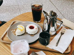 -星巴克臻选(上海合生汇1F店)