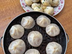 -老字号眼镜子煎包汤包店