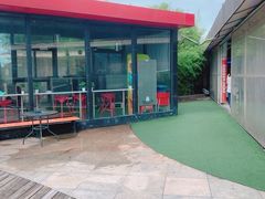 -洛克公园·篮球·足球·羽毛球(莘庄店)