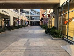 -NIKE上海青浦换季优惠店