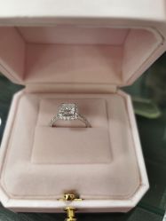 -威德钻石-克拉钻大本营(南京东路店)