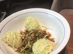 鸡丝凉面-有红鸡毛店·川菜(建设路店)