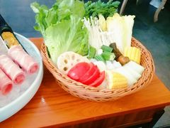 -樾餐厅泰式海鲜火锅(民歌湖店)
