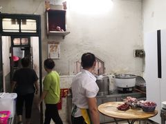 大堂-海口滨海新村143号海南老字号炒菜店