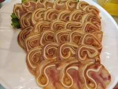 猪耳朵-添福来墨鱼饺子 · 海鲜东北菜(大连星海·黄浦路店)