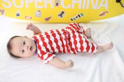 -现代经典婚纱摄影