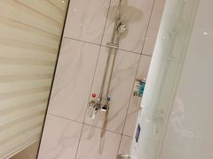 -红方格精致酒店(泸州金融中心万象汇店)
