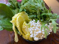 -虾弄弄海派小龙虾·牛羊蝎子火锅