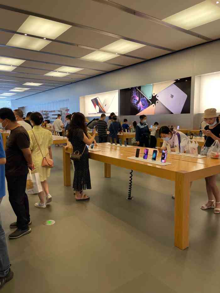 apple零售店(成都万象城店)-"产品:apple 的品控越来越差.iph.