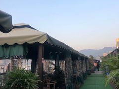 -冰冰龙虾·江湖菜·花园江景餐厅
