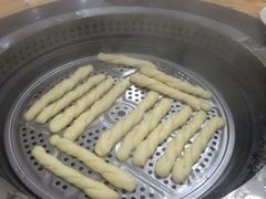-粘豆包柴火铁锅炖