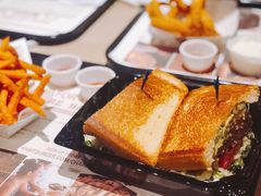 -The Habit Burger Grill 哈比特汉堡(复兴soho店)