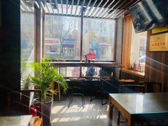 -亮亮面馆(经六路店)