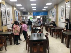 大堂-胡家包子·清真(大众巷店)