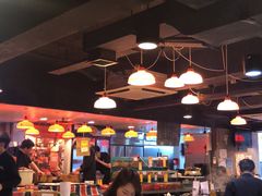 大堂-鲜入围煮花胶鸡海鲜火锅