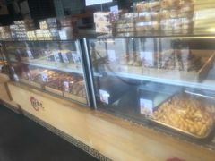 面包甜点陈列柜-糕材生•糕点•生日蛋糕(兴华街店)