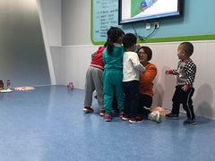 -龅牙兔儿童情商乐园(裕华旗舰店)