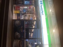 -全家便利店(漕溪北路七店)