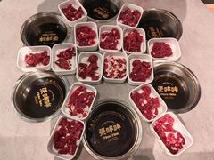 -张哞哞·鲜切牛肉自助火锅(高德置地店)