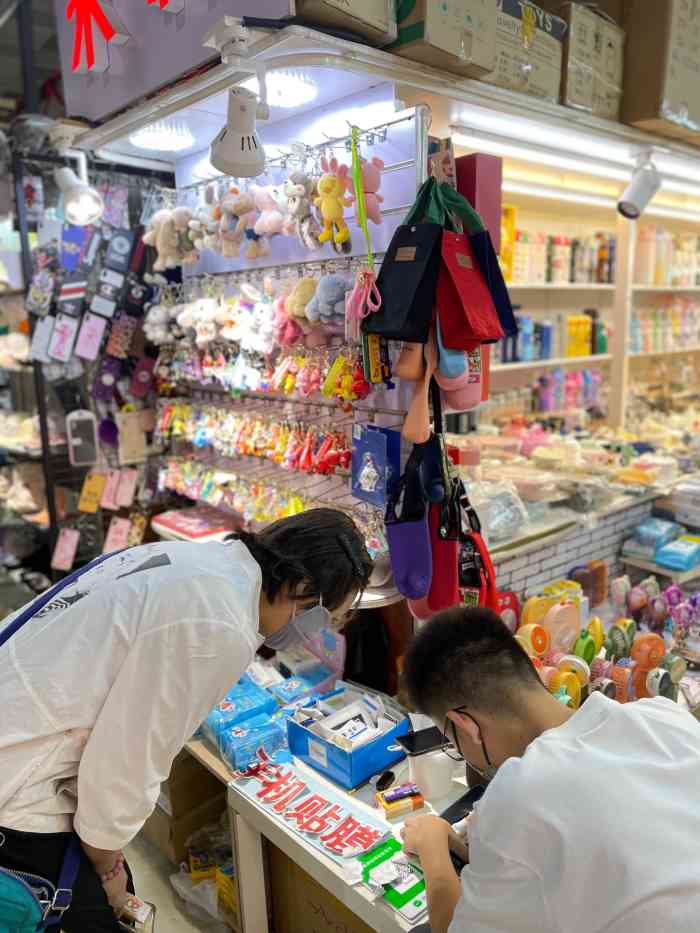 五爱道夜市-"凯莱赛夜市每到热天的时候是人最多的时候,.